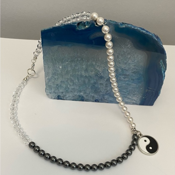 NEW Swarovski crystal pearls and crystal necklace with Yin Yang charm - Picture 4 of 4